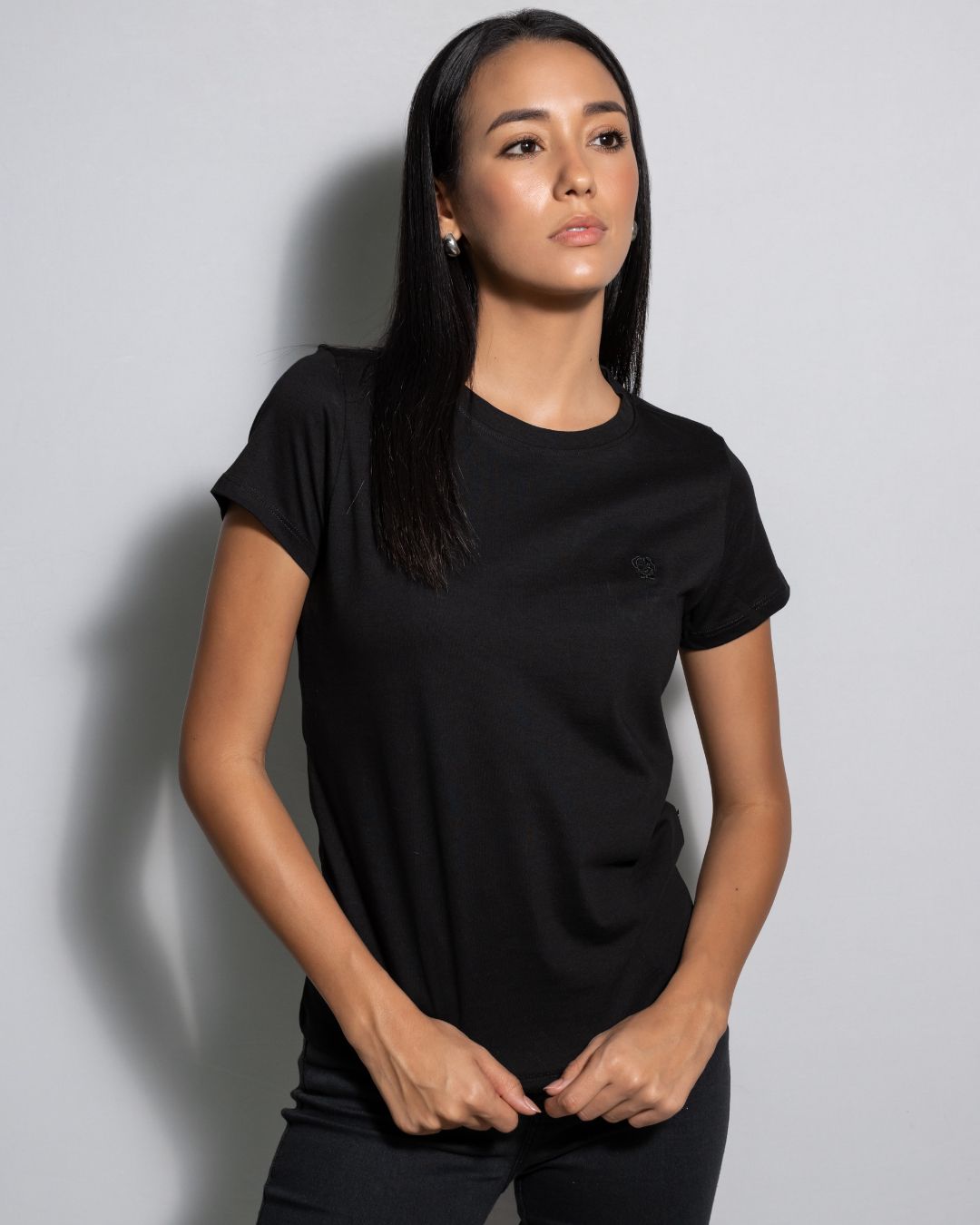 camiseta Antimanchas negra logo negro para mujer de DANTE