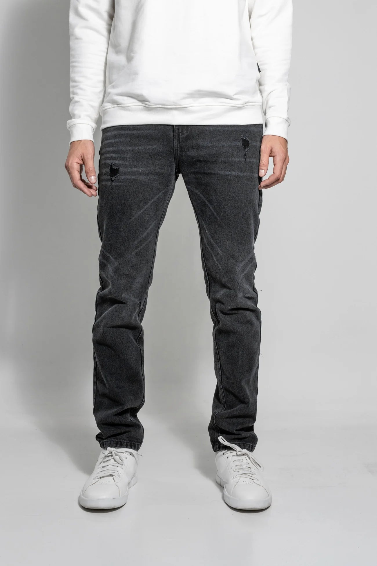 Jean Elástico Negro con Rotos - Talla Slim