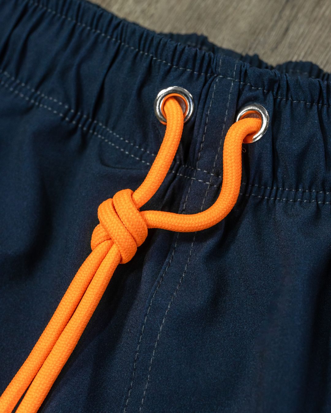 Traje de baño con efecto sombra azul navy