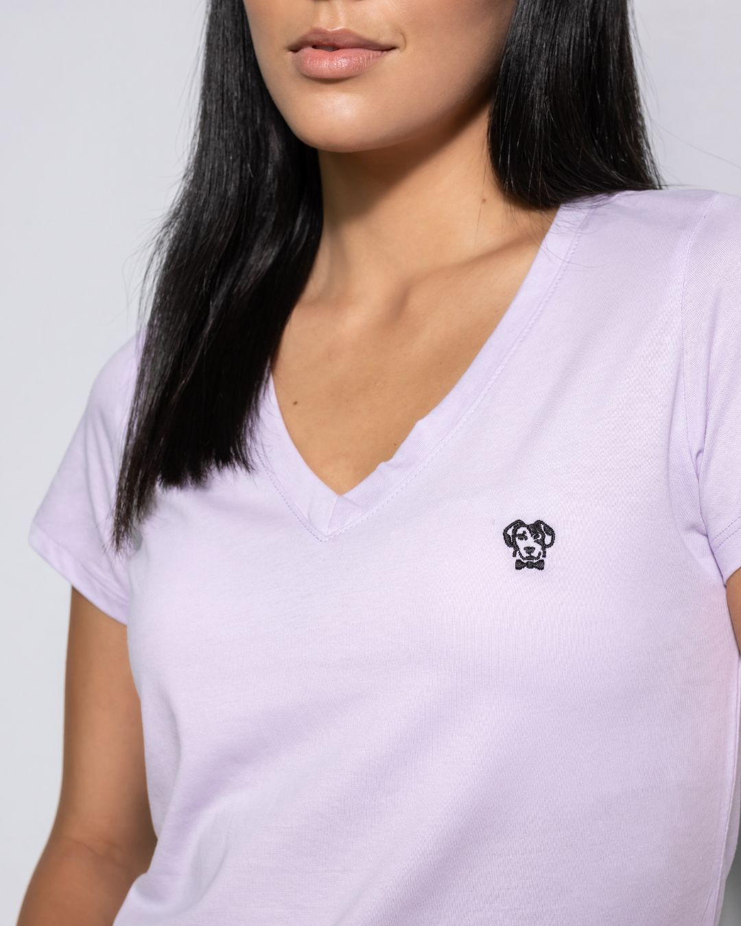 Playera Antimanchas Cuello V Lila Mujer