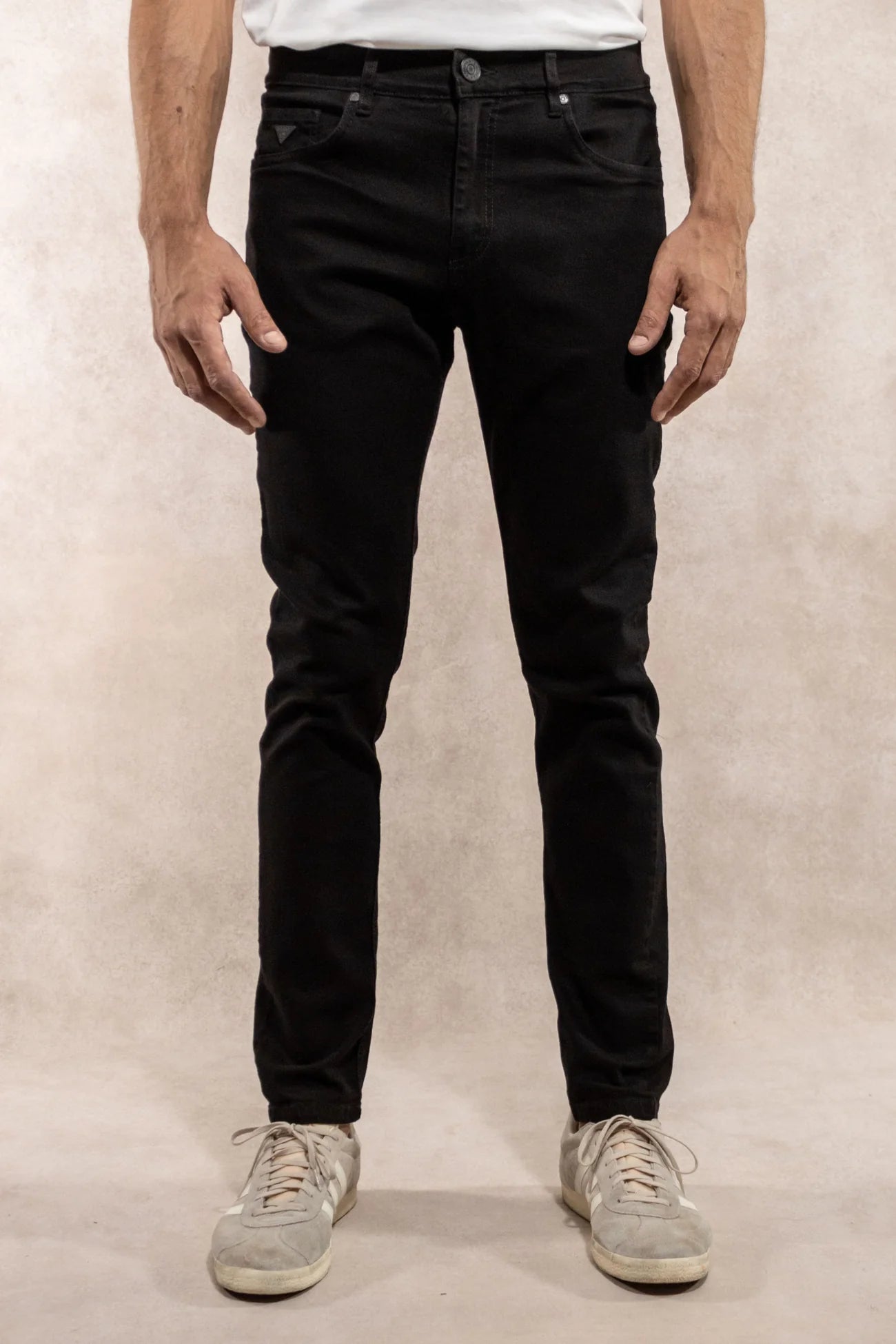 Jean Elástico Negro - Talla Regular