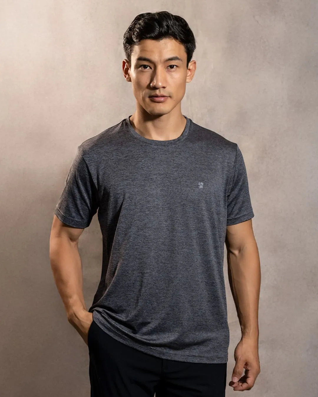 Playera Performance Antiarrugas Gris Jaspe Oscuro