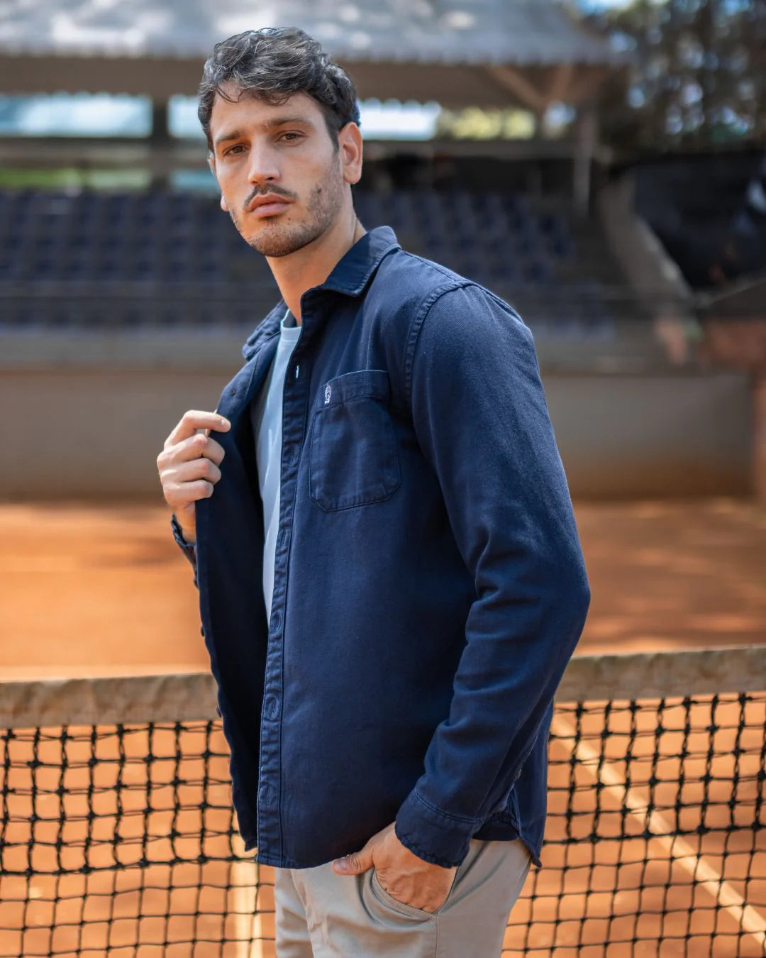Sobre Camisa Antimanchas Azul Oscuro Con Bolsillo