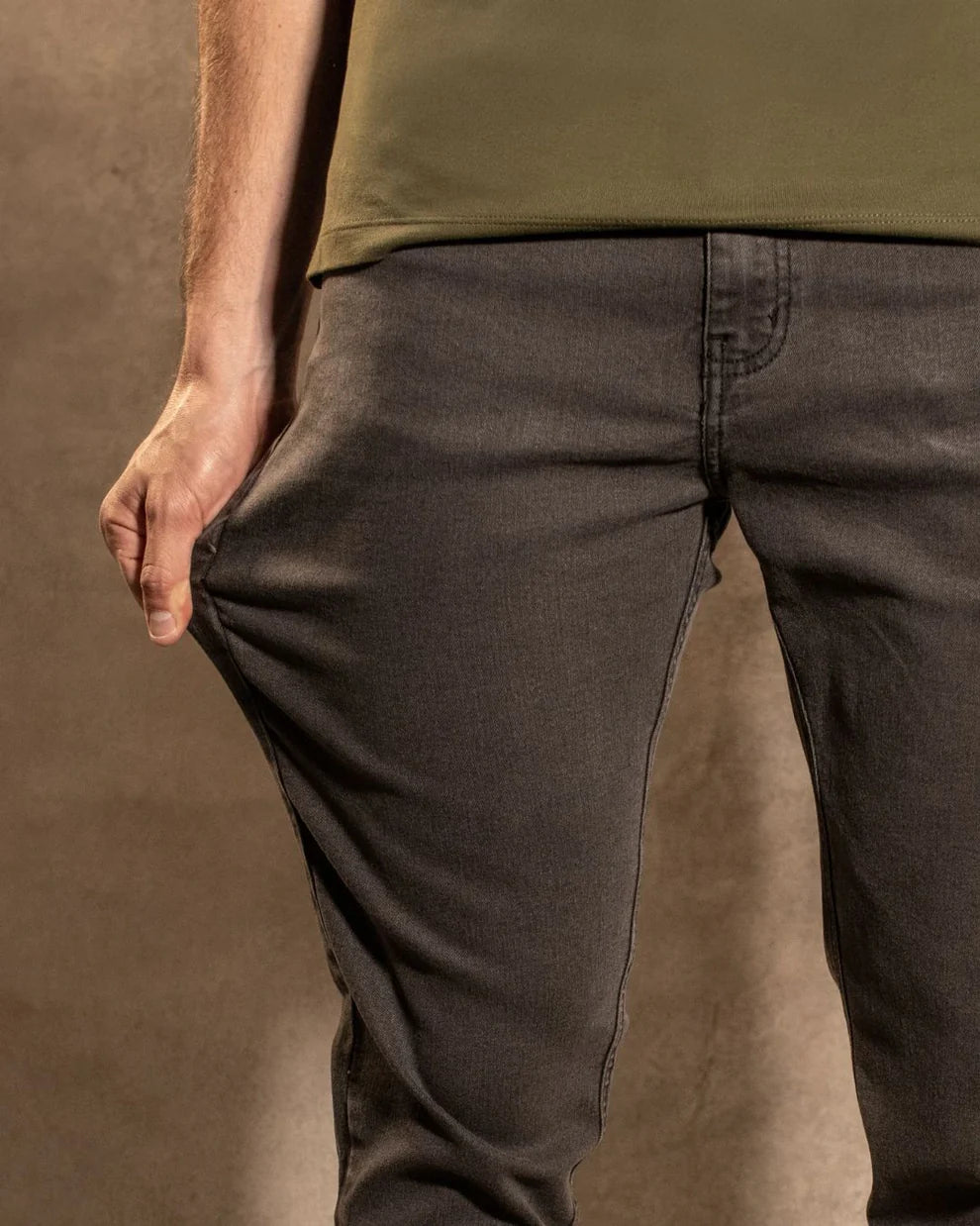 Jean Elástico Gris Oscuro - Talla Slim