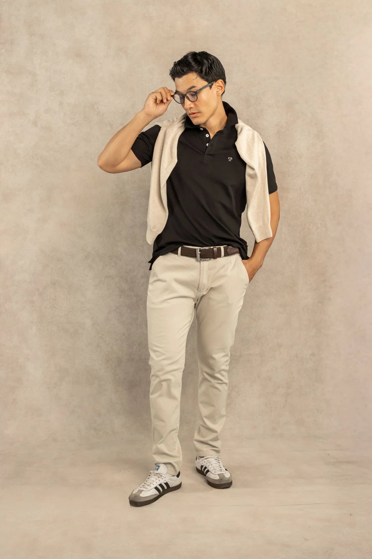 Polo Antimanchas Cuello Rígido Negro