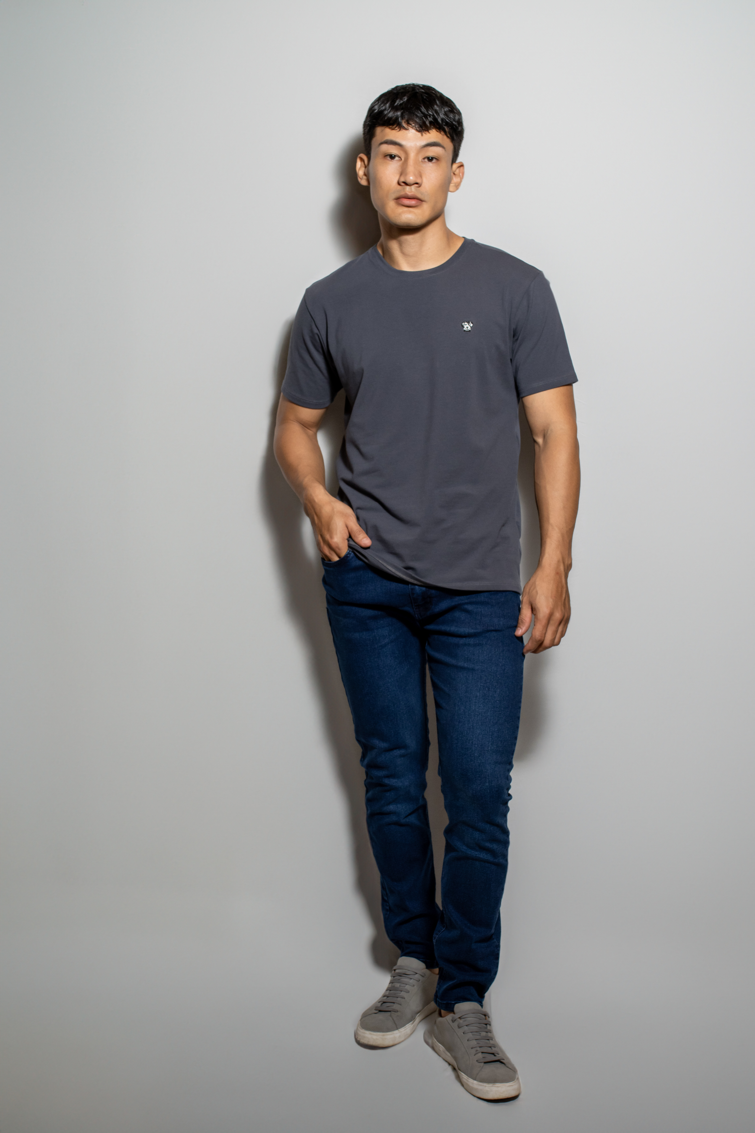 Playera Antimanchas Gris Oscuro - Talla Slim