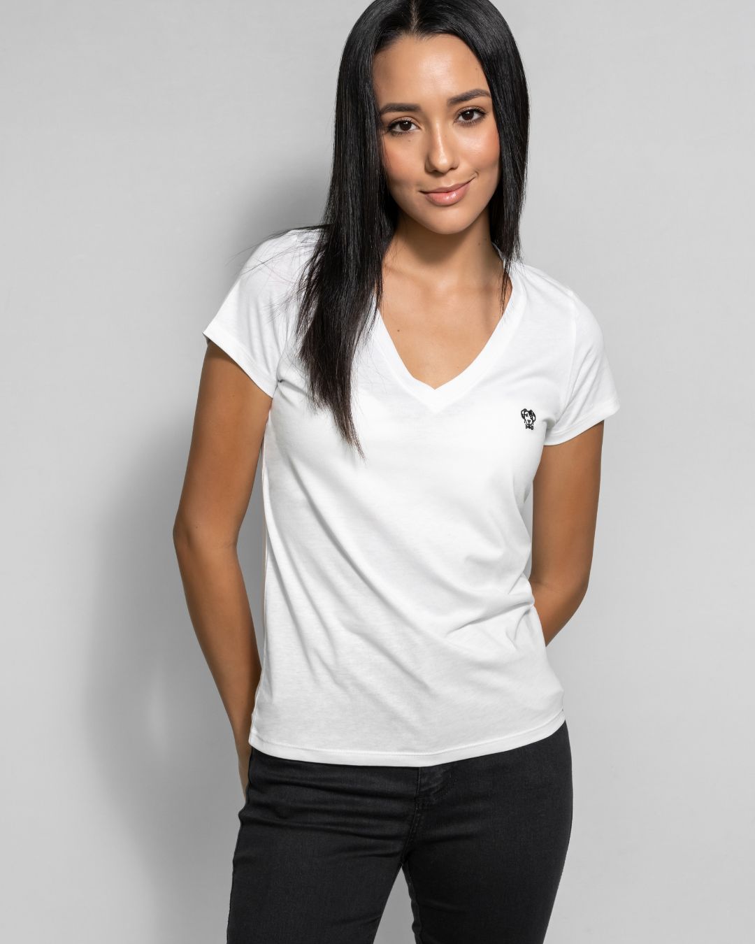 Playera Antimanchas Blanca Cuello V Mujer