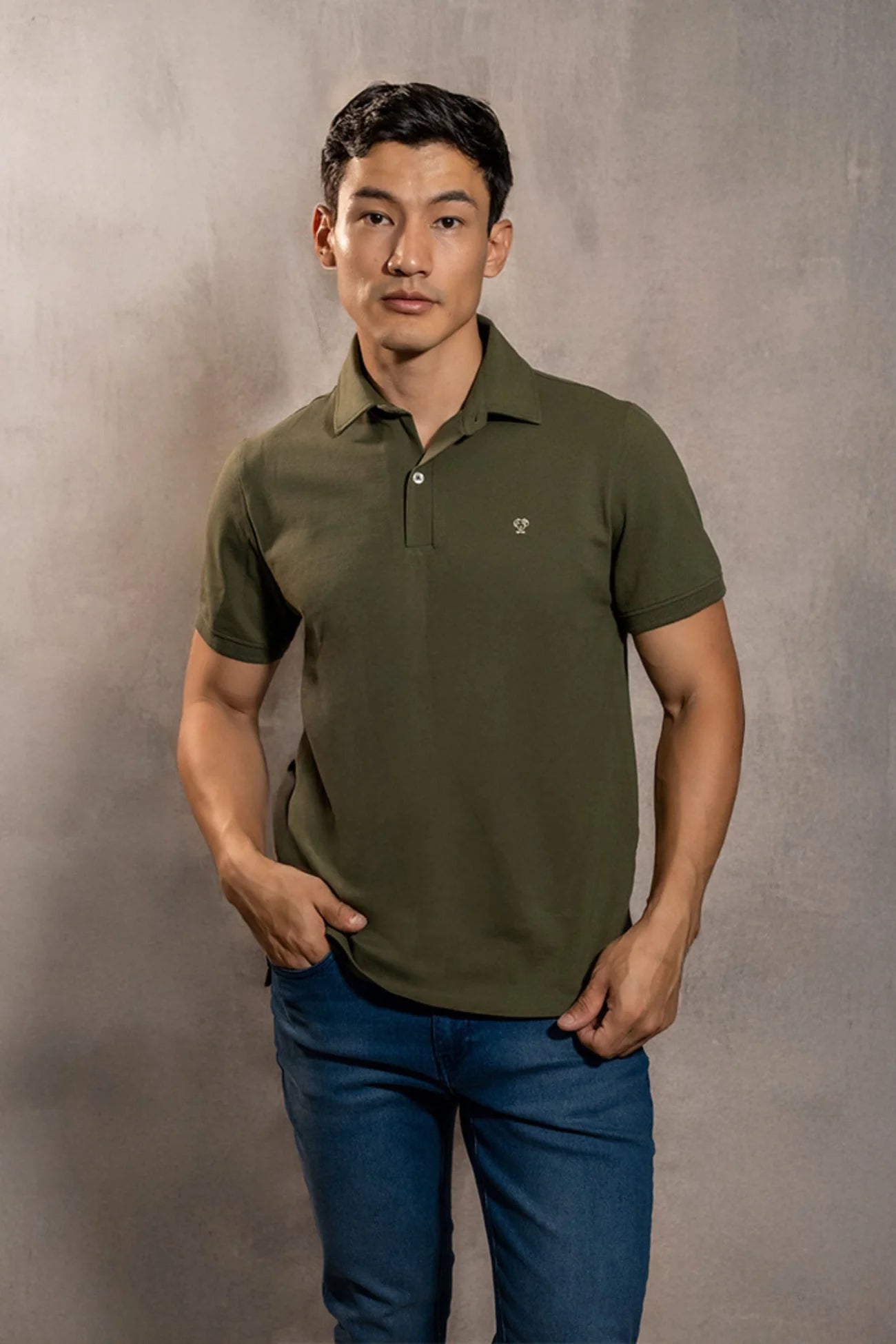 Polo Antimanchas Verde Militar - Talla Regular
