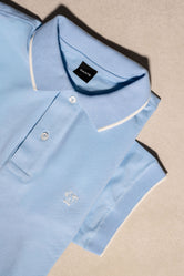 Polo Antimanchas Baby Blue Detalles Blancos