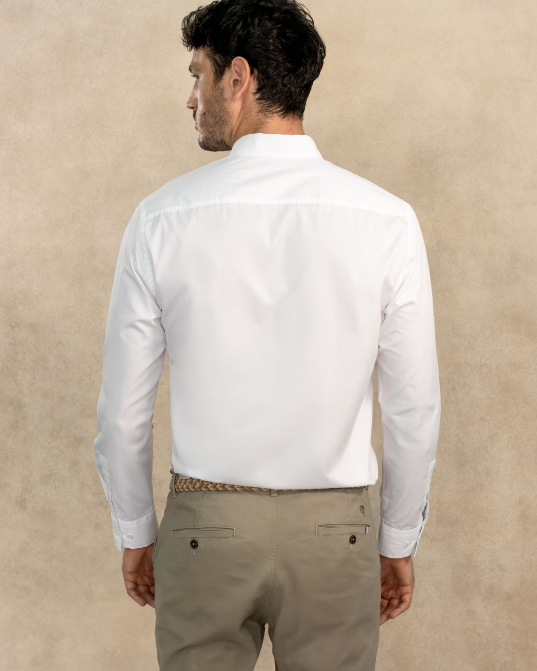 Camisa Antimanchas Popelina Blanco con Bolsillo Logo Azul- Talla Regular