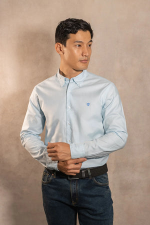 Camisa Antimanchas Oxford Azul Sky Logo Combinado