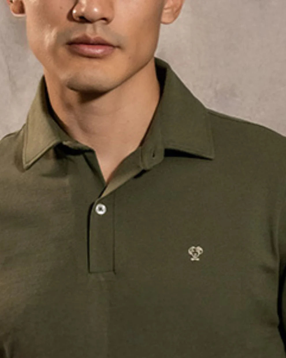 Polo Antimanchas Verde Militar - Talla Regular